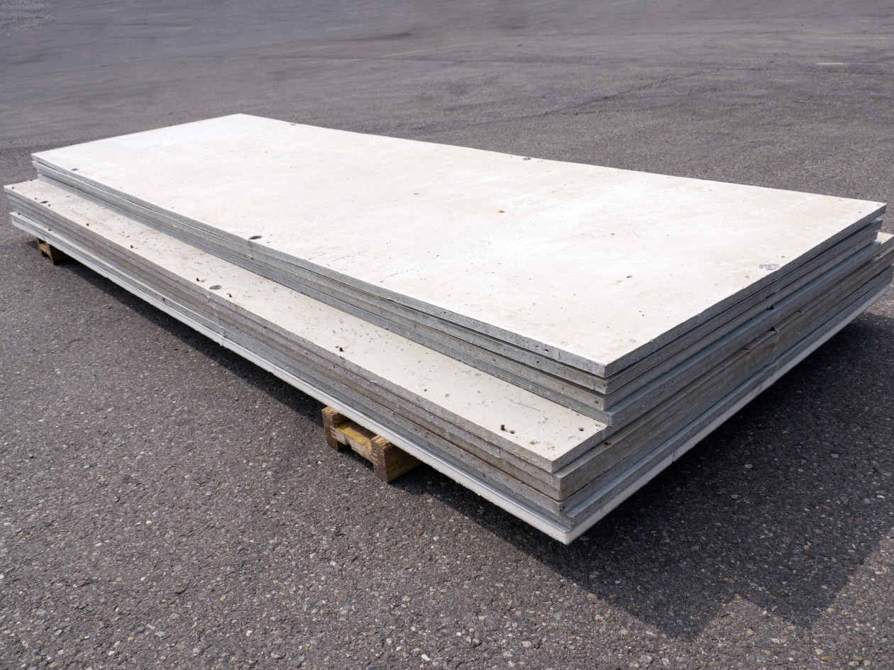 Second hand plastic formwork facings