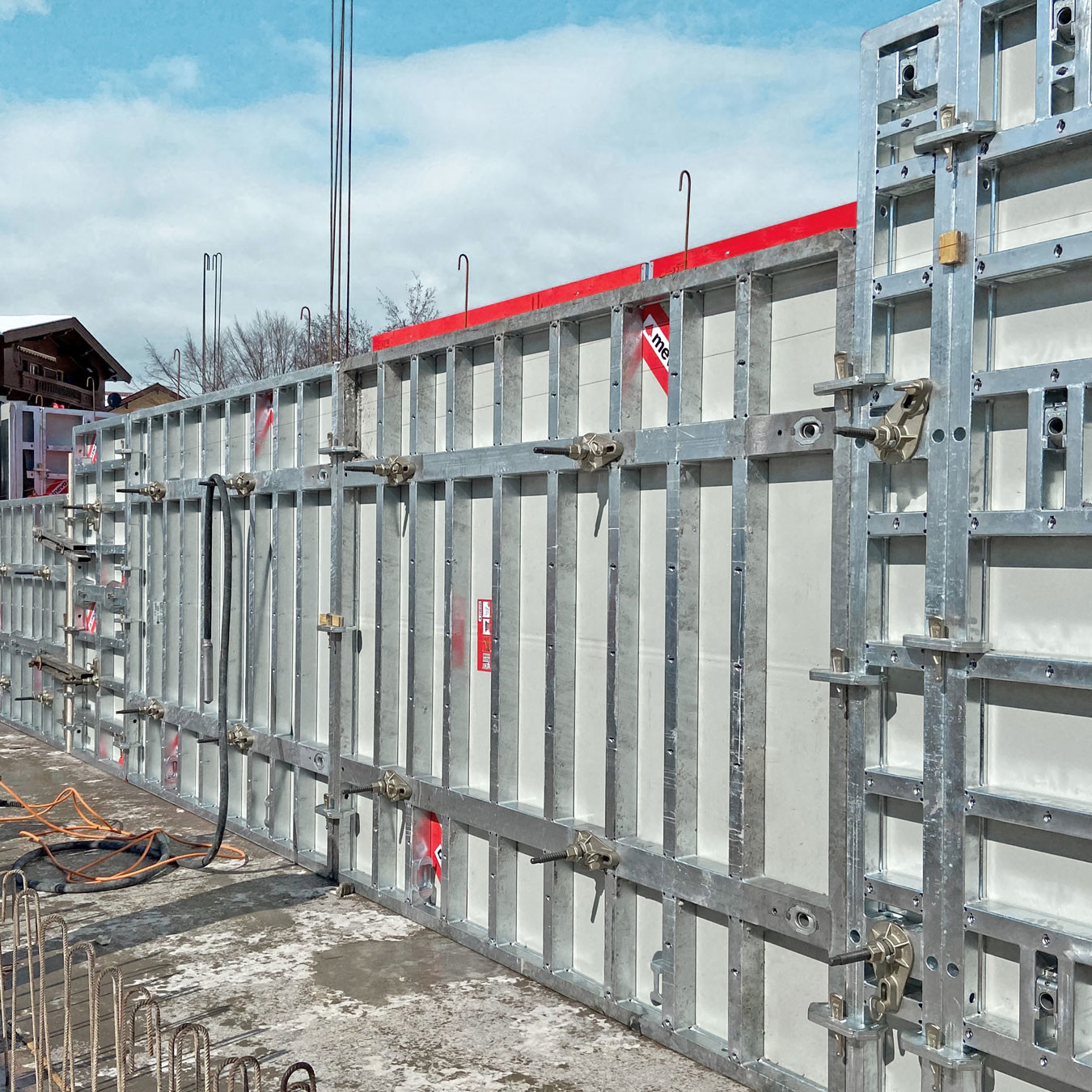 Large expanse of wall formwork