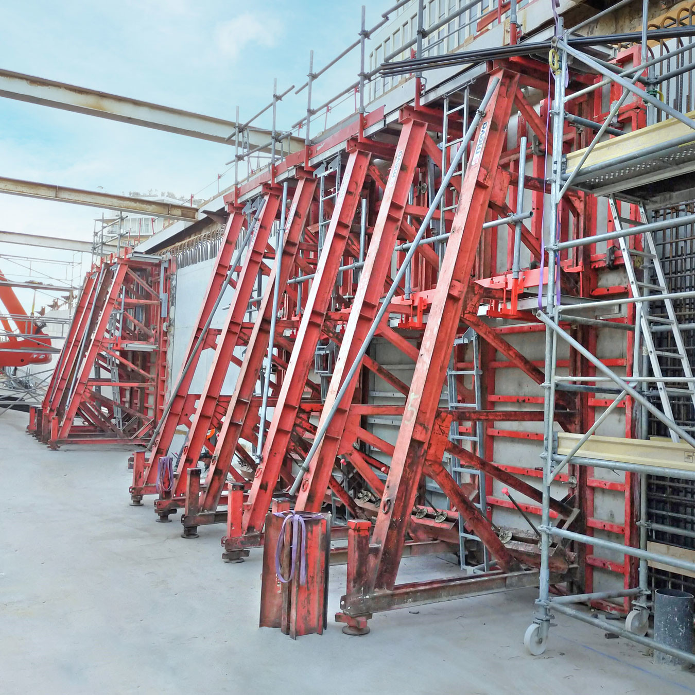 Wall braces that are used in formwork