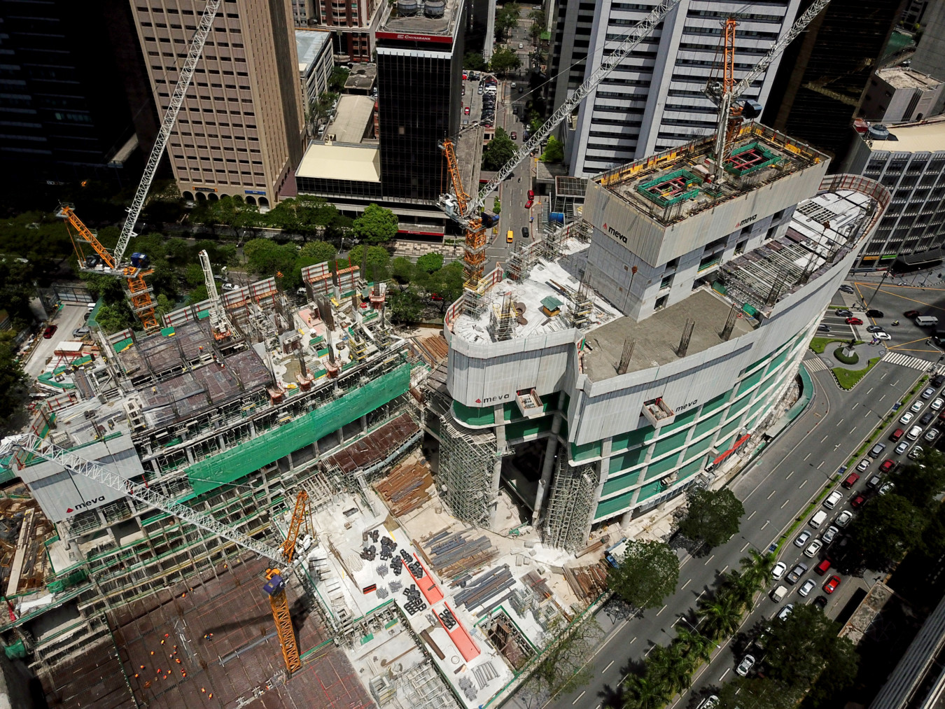 Ayala-Triangle-Gardens-Climbing-Formwork-Manila-Philippines-MEVA