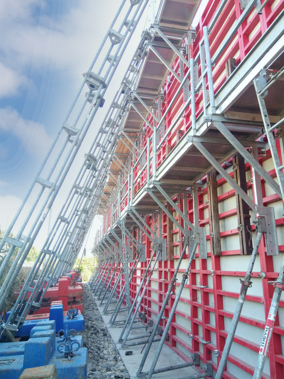 Construction of Bridge Versoud France_MEVA formwork products