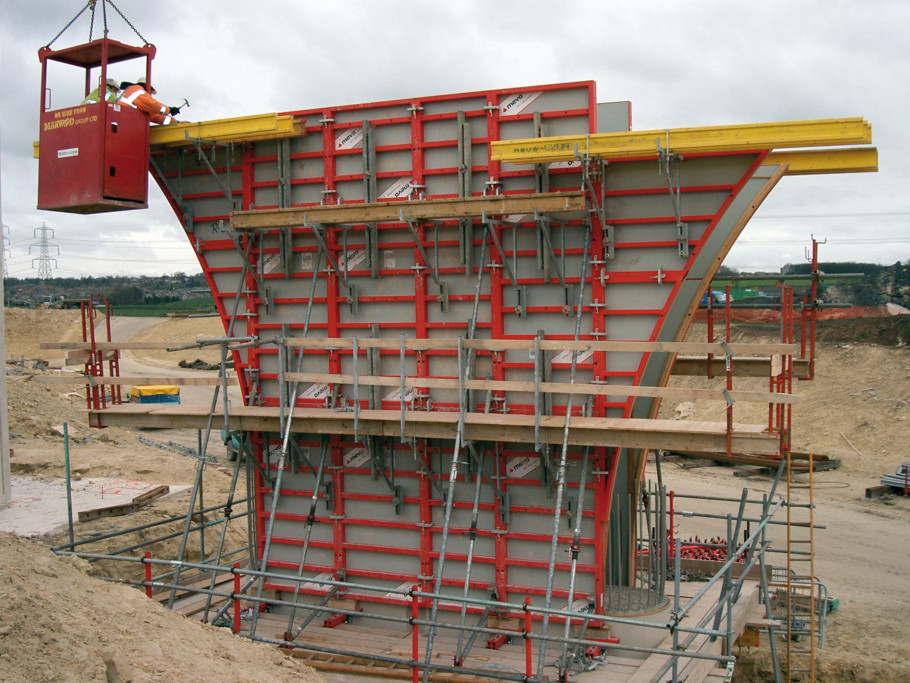Constructing Bridge Piers using Special Formwork on one of the UK's major roads
