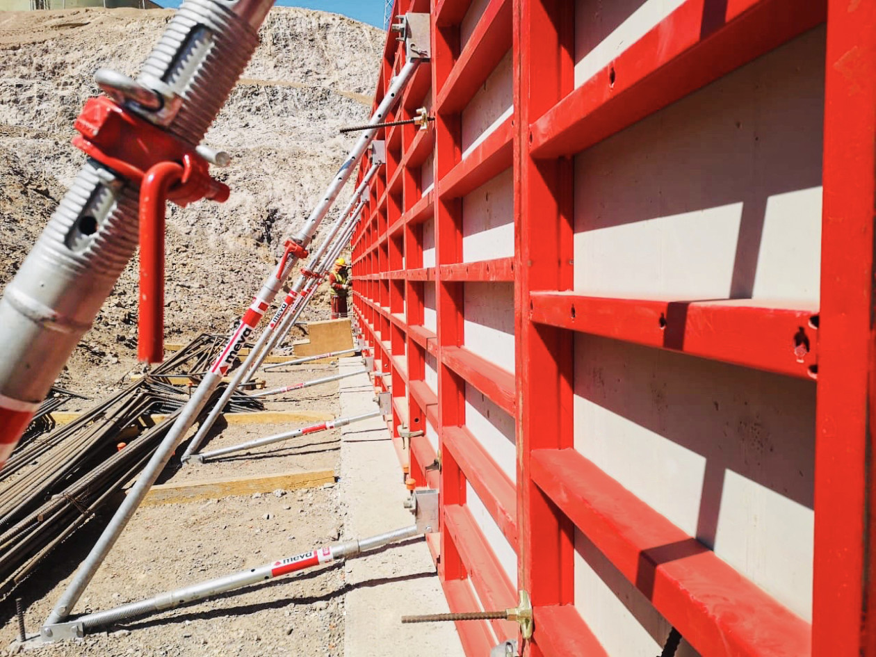 Copper-Mine-Formwork-Wall-Antofagasta-Chile-MEVA